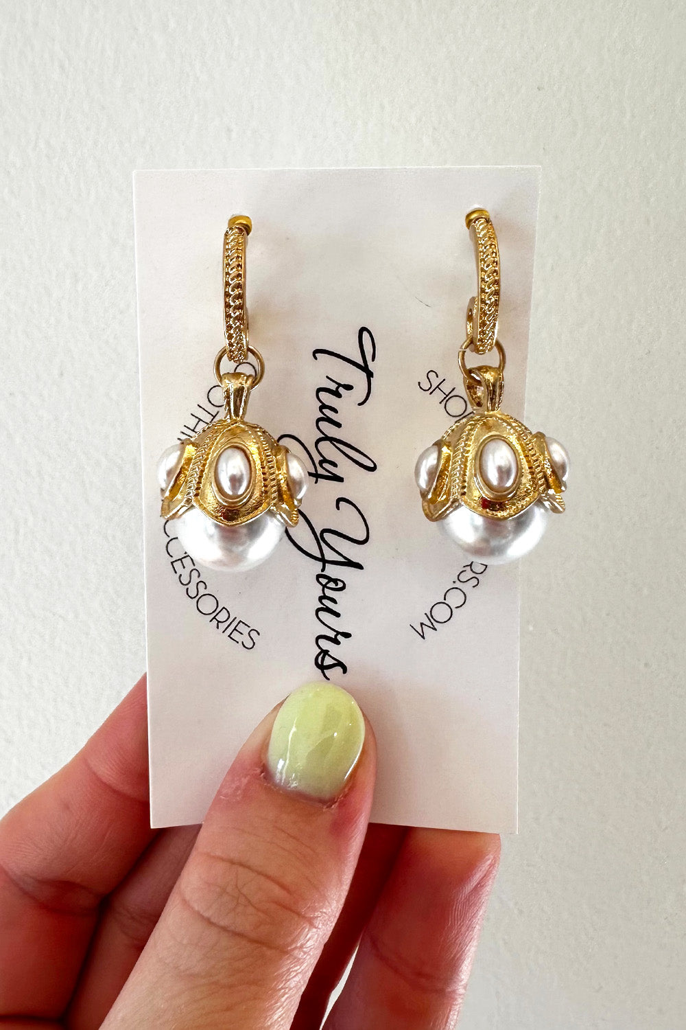 Dangle Gold and Pearl Earrings